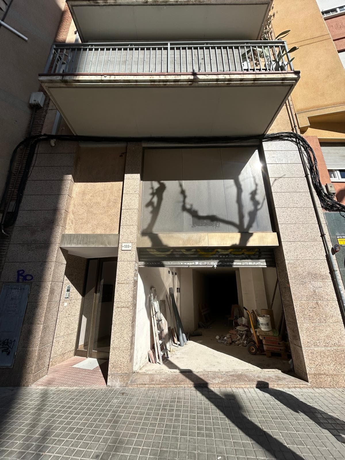 Local en Enric Prat de la Riba 188